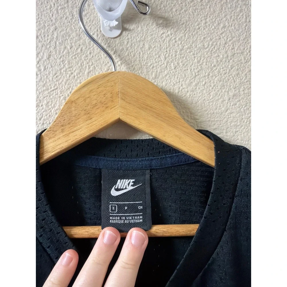 Men's Nike Mesh Tee Size Small